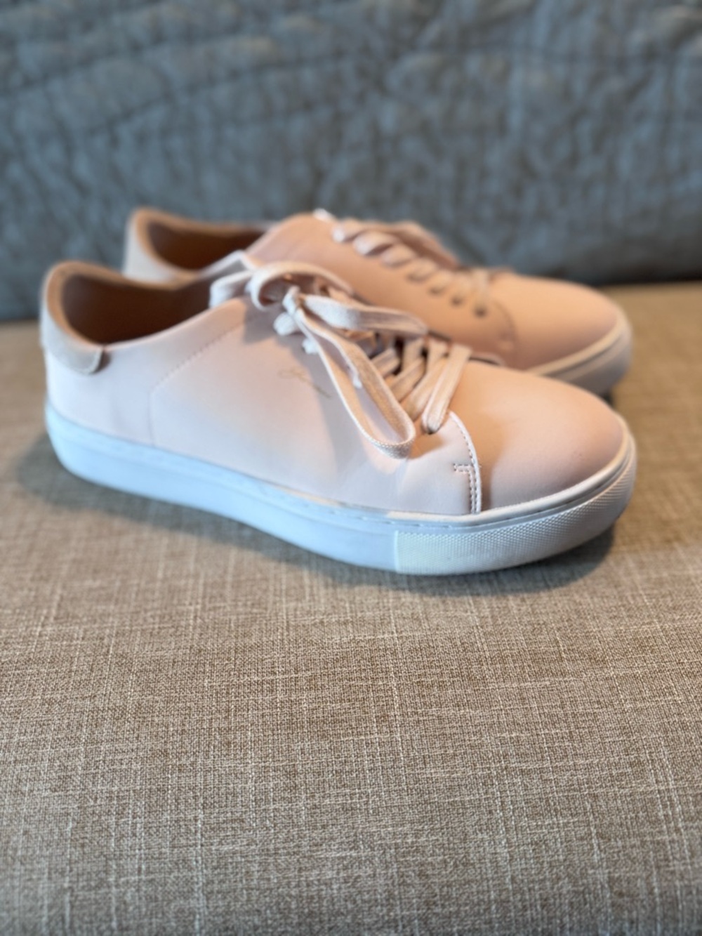 Leather sneaker